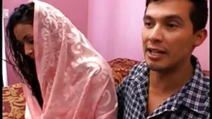 ஹாட் அசிஸ்டெண்ட் ஒடெட் டெலாக்ரோயிக்ஸ் பிபிசி தொண்டை