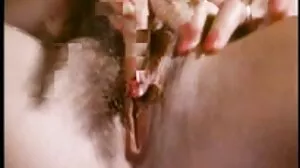 பாரிய மார்பகங்களுடன் பொன்னிற MILF தனது வளர்ப்பு மகனின் சேவலில் சவாரி செய்கிறது