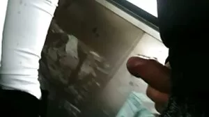 வளர்ப்பு மகள் இசபெல்லாவை மேன் கம் ஆக்க உதவுகிறாள்