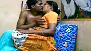 ஹார்ண்டாக் சித்தி MILF பீக்ட் & ஜிஸ்